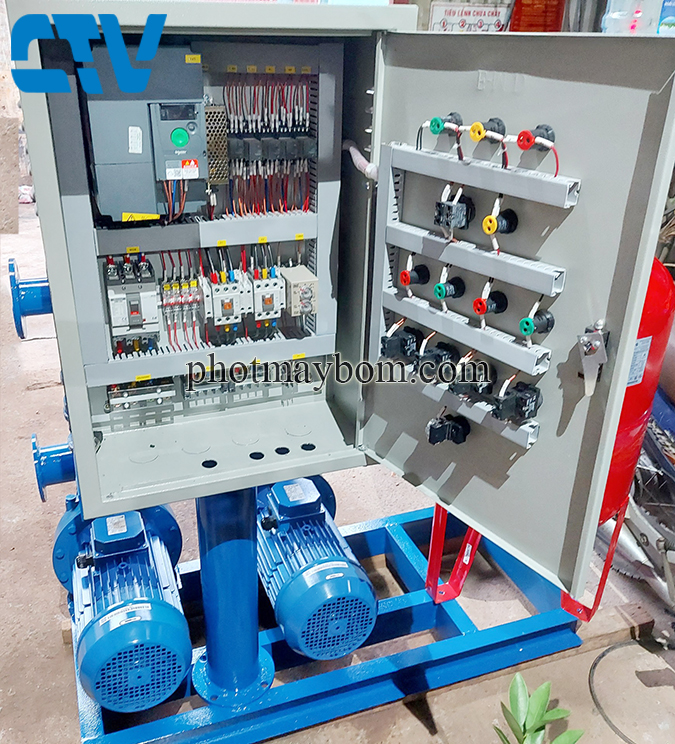Tủ điện điều khiển và bảo vệ cụm 2 máy bơm chạy luân phiên