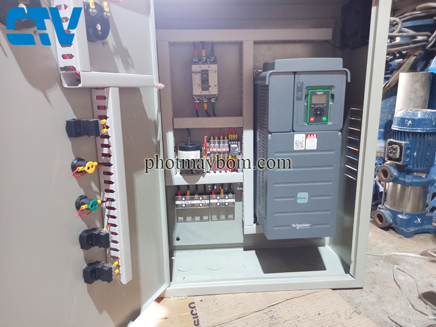 Tủ điện biến tần điều khiển và bảo vệ máy bơm công nghiệp 30Kw