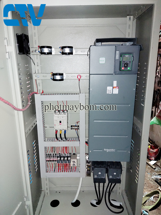 Tủ điện điều khiển cụm máy bơm tăng áp công nghiệp 55Kw bằng biến tần