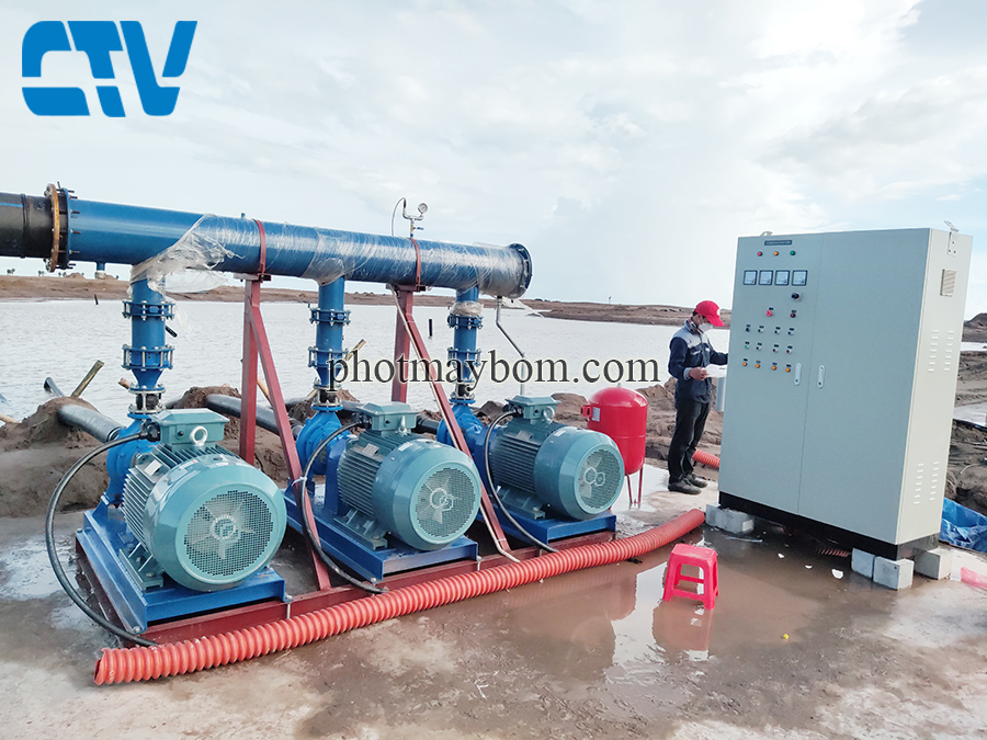 Lắp đặt cụm máy bơm tăng áp 75Kw cấp nước cho hệ thống tưới cây ở Sân Golf
